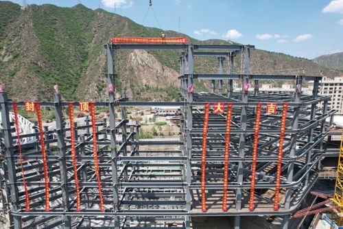 上海寶冶北京大學(xué)第三醫(yī)院崇禮院區(qū)二期工程項目科創(chuàng)中心主體結(jié)構(gòu)順利封頂